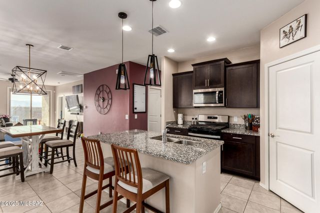 11308 S Weismann Drive, Vail, AZ 85641