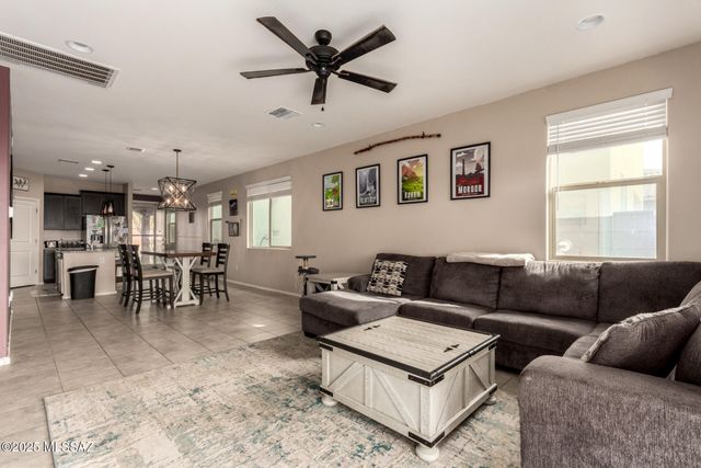 11308 S Weismann Drive, Vail, AZ 85641