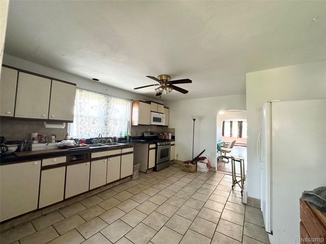 3701 Berkshire Avenue, Warren, MI 48091