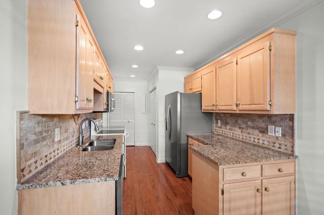 9304 Sawyer Brown Rd, Nashville, TN 37221