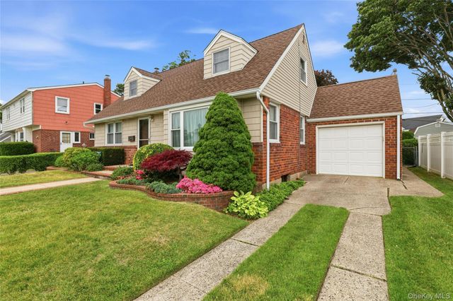 324 Coleridge Street, Levittown, NY 11756