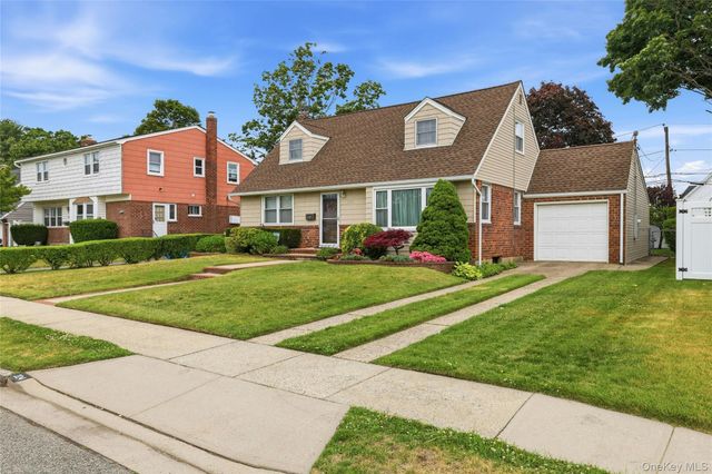 324 Coleridge Street, Levittown, NY 11756