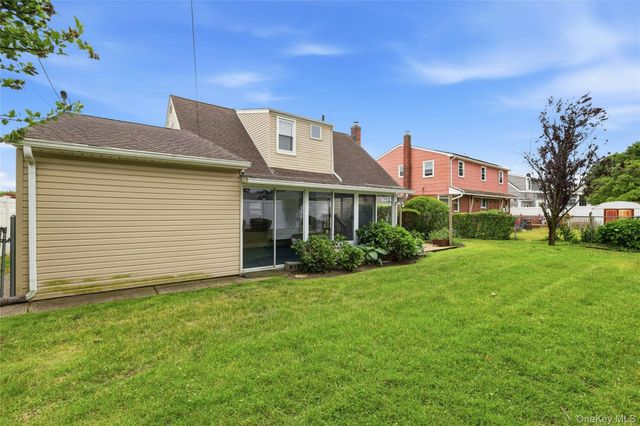 324 Coleridge Street, Levittown, NY 11756