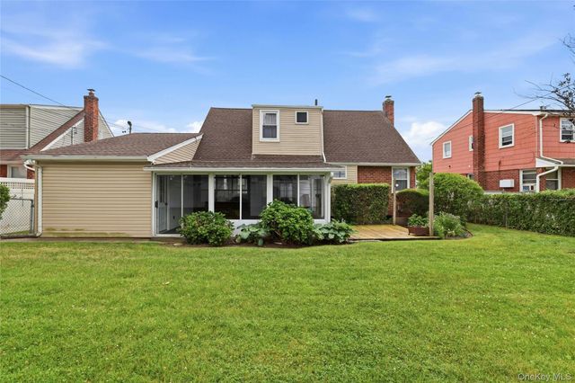 324 Coleridge Street, Levittown, NY 11756