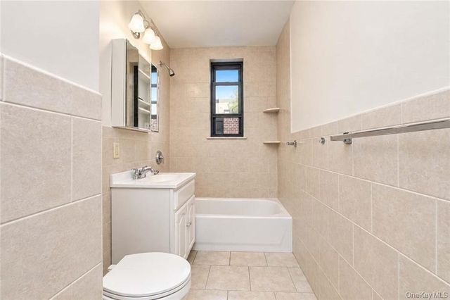 84-01 Main Street 429, Briarwood, NY 11435