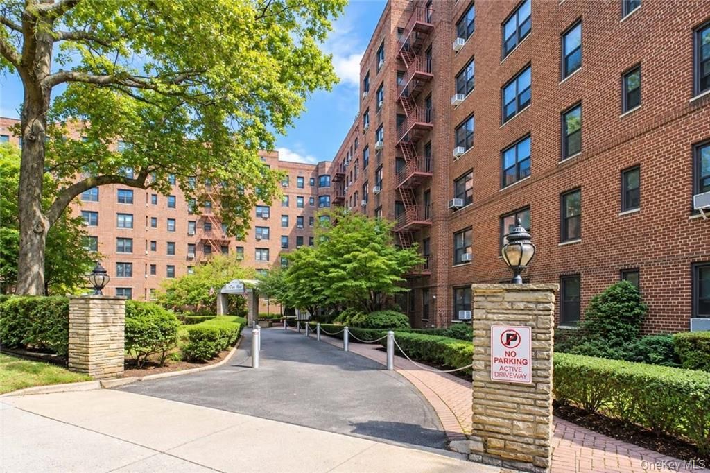 84-01 Main Street 429, Briarwood, NY 11435 — exterior
