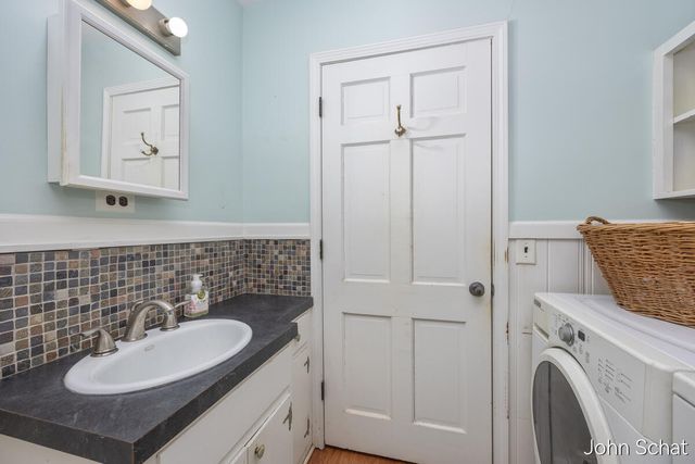 2145 Bauer Road, Jenison, MI 49428