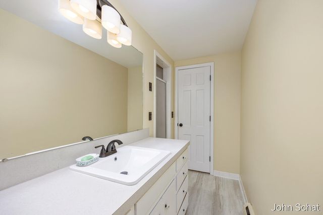 2145 Bauer Road, Jenison, MI 49428