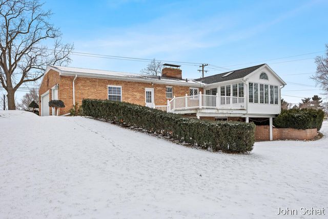 2145 Bauer Road, Jenison, MI 49428