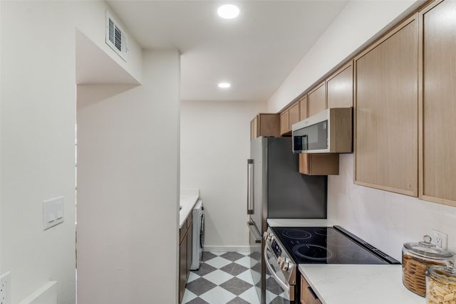 4147 Newton Avenue F, Dallas, TX 75219