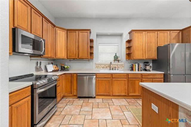 326 Red Bird Lane, Kingsbury, TX 78638