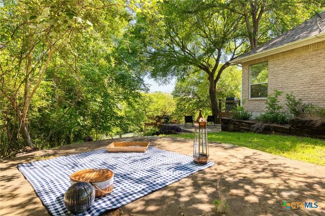 326 Red Bird Lane, Kingsbury, TX 78638
