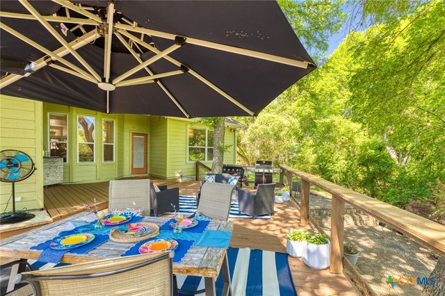 326 Red Bird Lane, Kingsbury, TX 78638