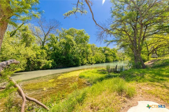 326 Red Bird Lane, Kingsbury, TX 78638