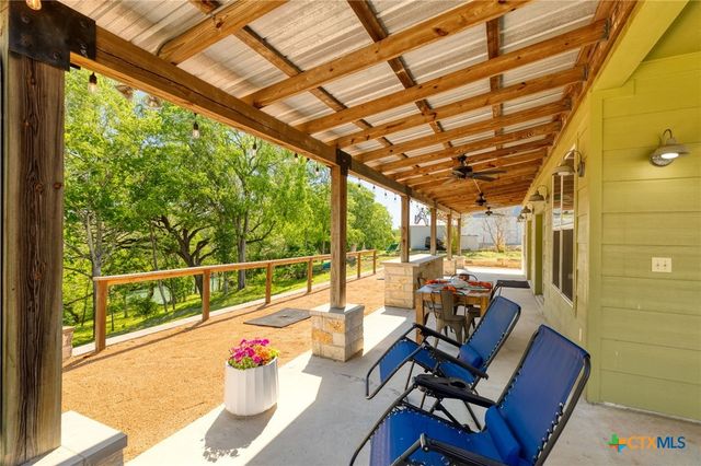 326 Red Bird Lane, Kingsbury, TX 78638