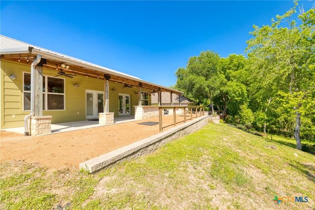 326 Red Bird Lane, Kingsbury, TX 78638