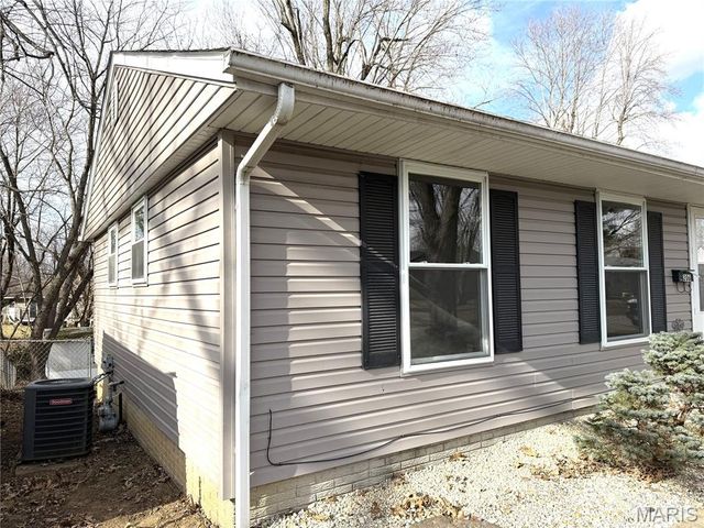 206 Persimmon Drive, O'fallon, IL 62269