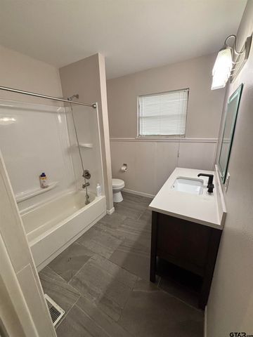 3135 Rollingwood Dr., Tyler, TX 75701