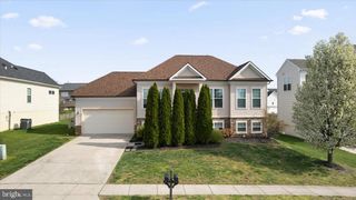 91 BURBERRY LN, Charles Town, WV 25414