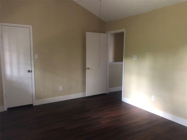 9308 Westwood Village Drive 21, Houston, TX 77036