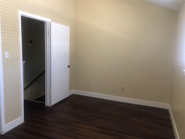 9308 Westwood Village Drive 21, Houston, TX 77036