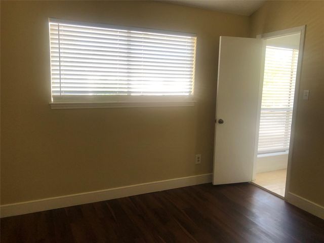 9308 Westwood Village Drive 21, Houston, TX 77036