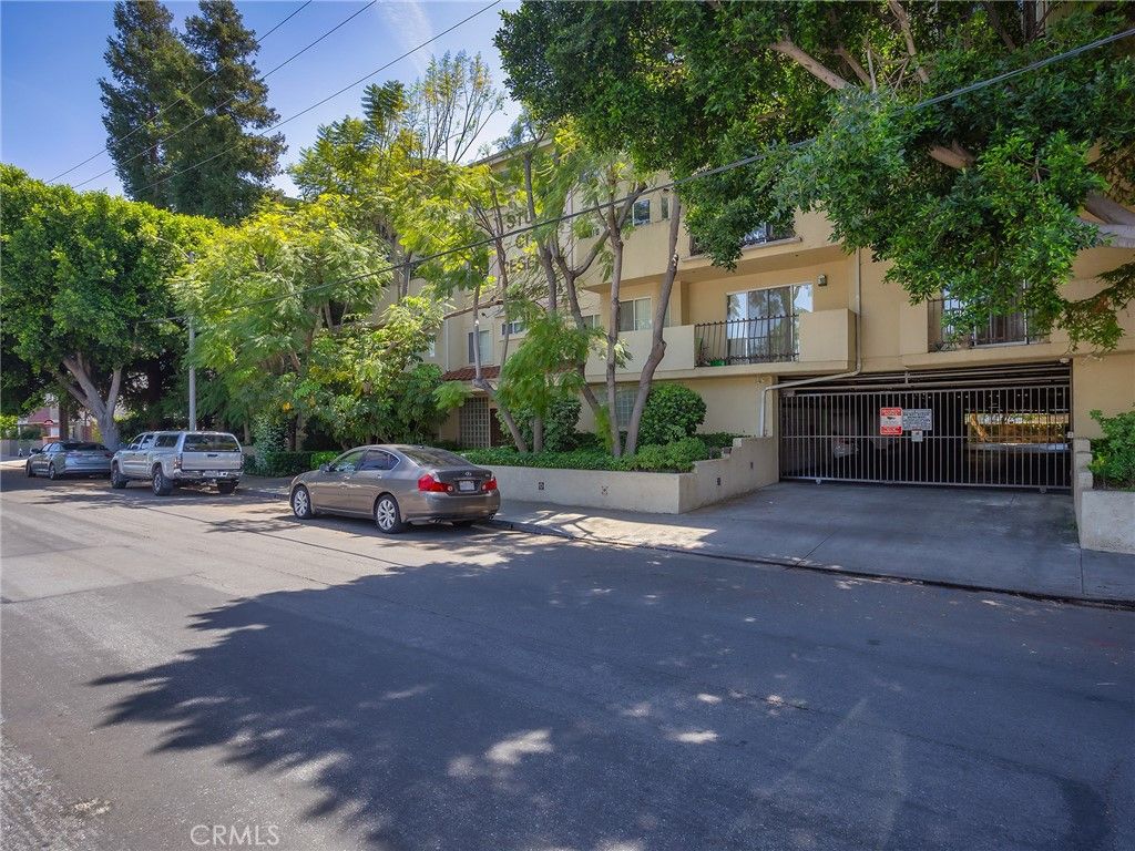 11044 Acama Street 302, Studio City, CA 91602 — photo 4