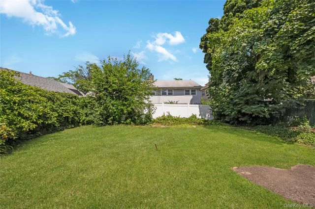12135 Milburn Street, Springfield Gardens, NY 11413