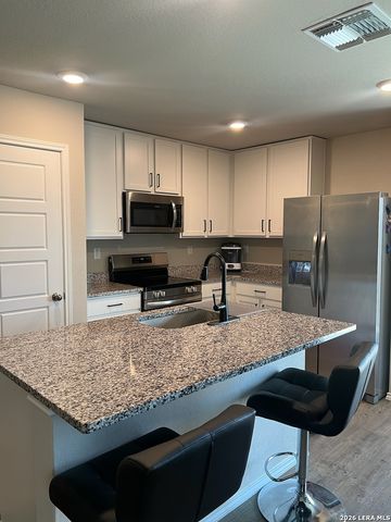 8824 Broad Wing Dr, San Antonio, TX 78222