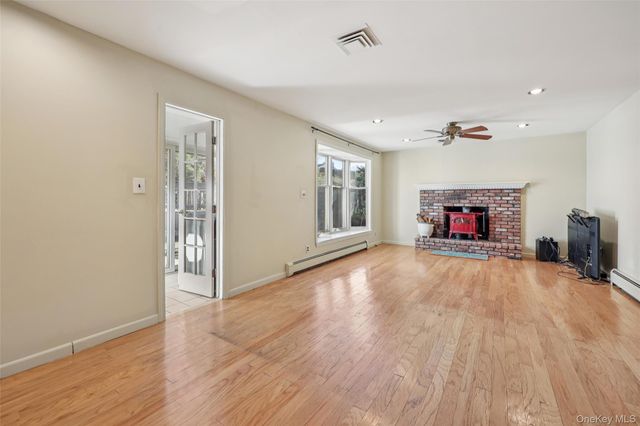 37 Minuteman Circle, Orangeburg, NY 10962