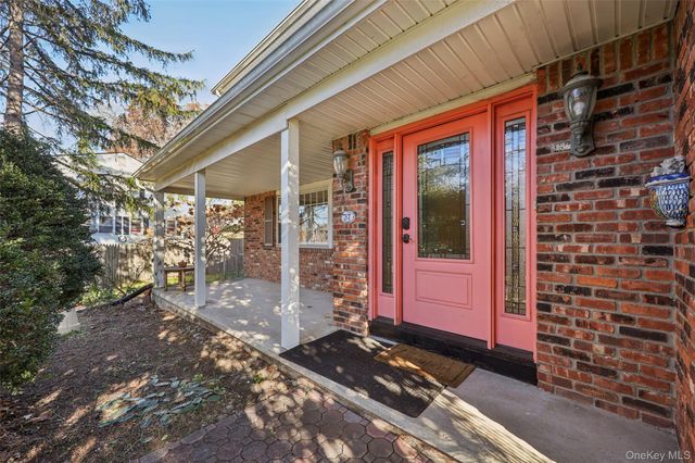 37 Minuteman Circle, Orangeburg, NY 10962