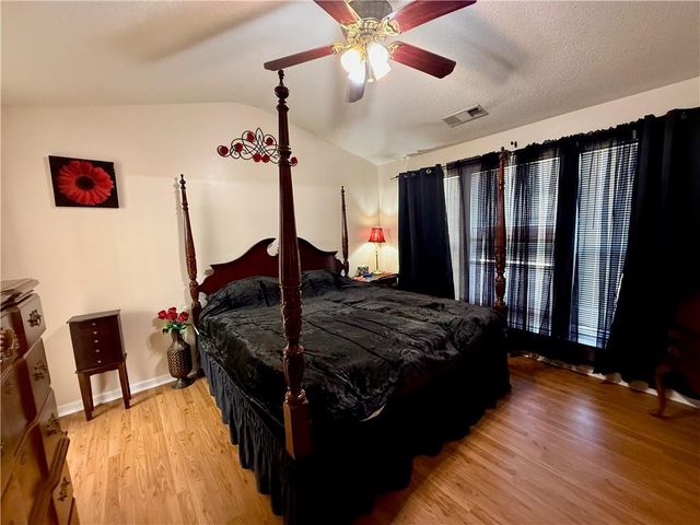 137 Park Forest NW Drive, Kennesaw, GA 30144