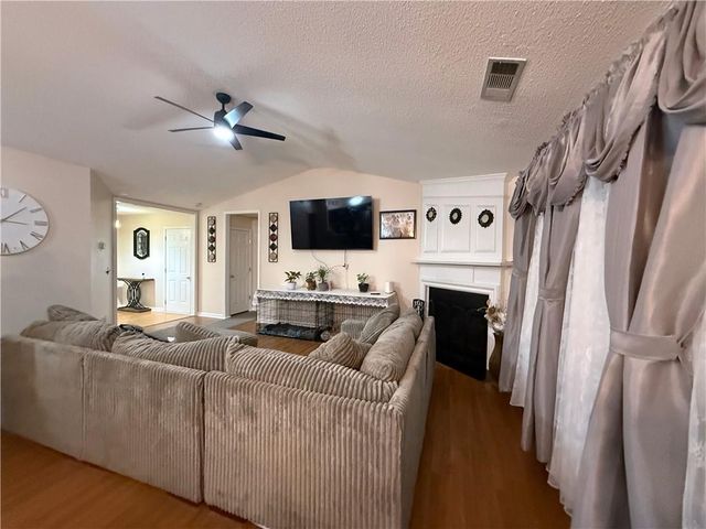 137 Park Forest NW Drive, Kennesaw, GA 30144