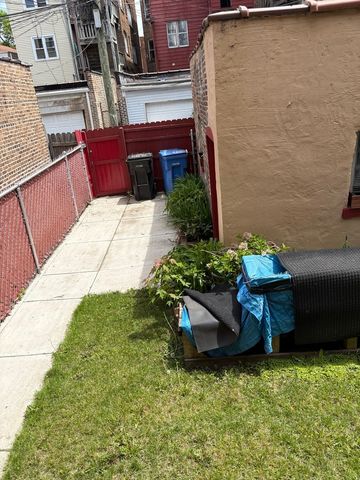 7713 S Cornell Avenue, Chicago, IL 60649