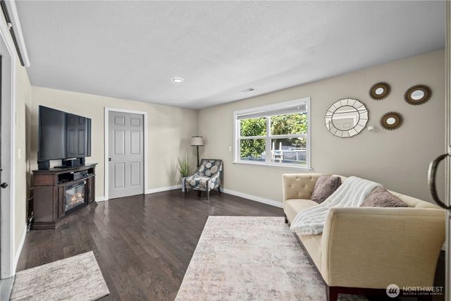 2301 34th Avenue SE, Puyallup, WA 98374