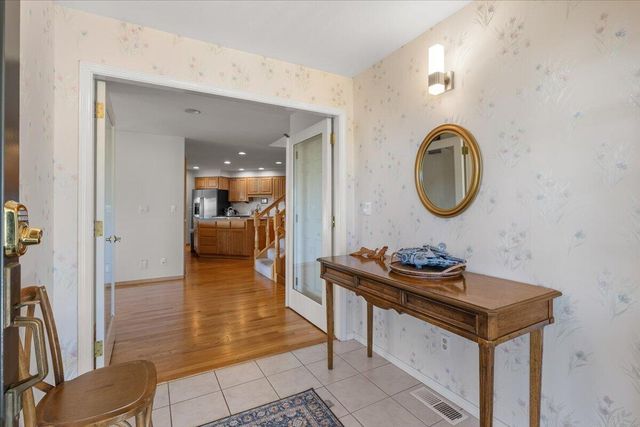 395 Autumn Lane, Jacksonville, OR 97530