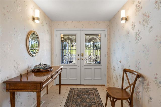 395 Autumn Lane, Jacksonville, OR 97530