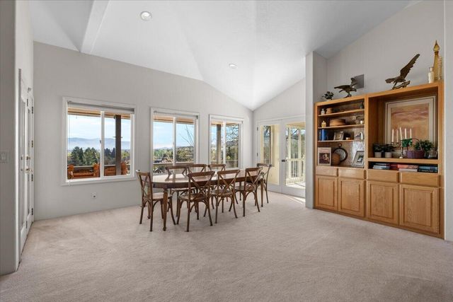 395 Autumn Lane, Jacksonville, OR 97530