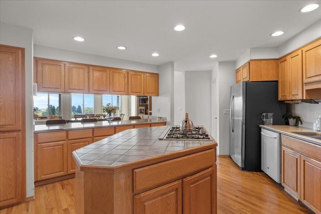 395 Autumn Lane, Jacksonville, OR 97530