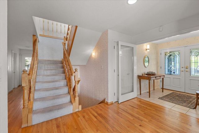 395 Autumn Lane, Jacksonville, OR 97530