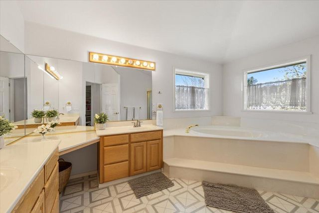 395 Autumn Lane, Jacksonville, OR 97530