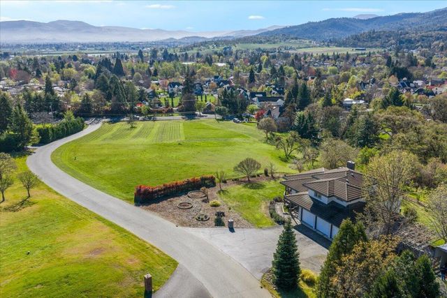 395 Autumn Lane, Jacksonville, OR 97530