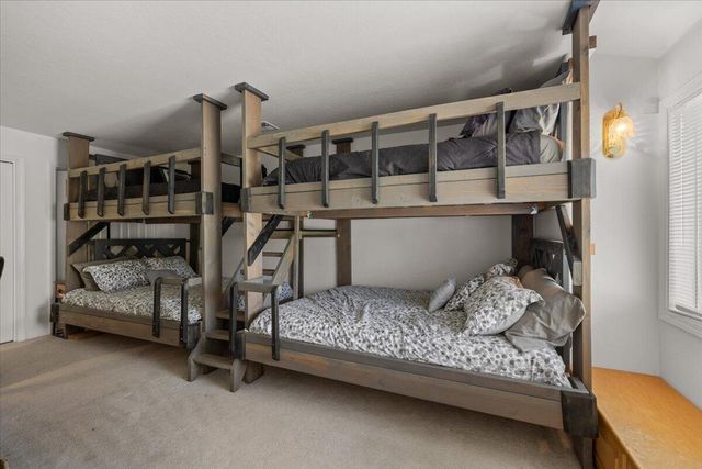 395 Autumn Lane, Jacksonville, OR 97530