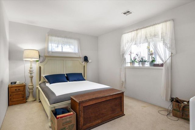 395 Autumn Lane, Jacksonville, OR 97530