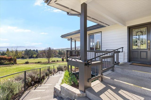 395 Autumn Lane, Jacksonville, OR 97530