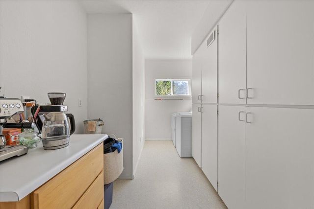 395 Autumn Lane, Jacksonville, OR 97530