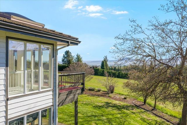 395 Autumn Lane, Jacksonville, OR 97530