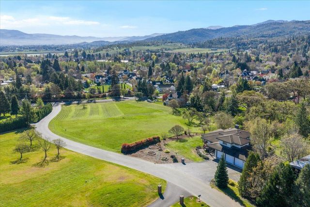 395 Autumn Lane, Jacksonville, OR 97530