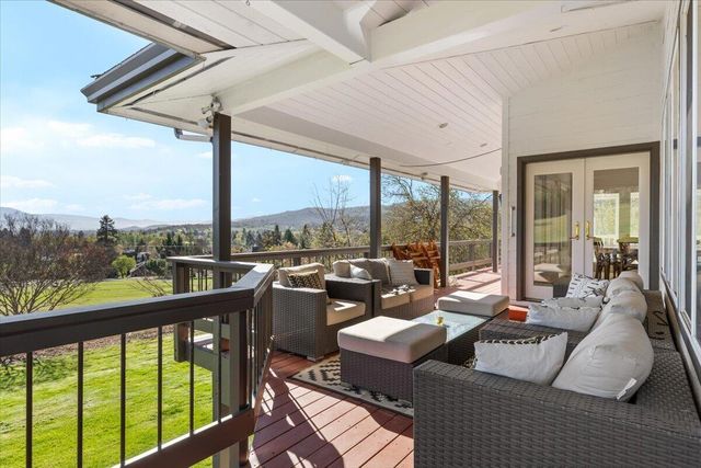 395 Autumn Lane, Jacksonville, OR 97530