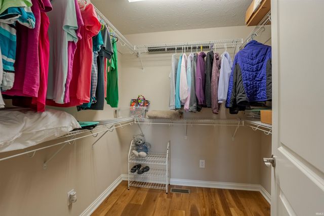 9916 Arbor Lake Drive, Newburgh, IN 47630